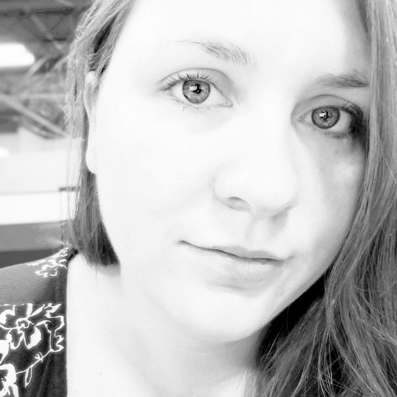 Meet your Posher, Amanda - Picture 1 of 1